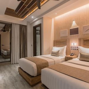 Deluxe Double or Twin Ocean View Balcony Return Airport Transfer